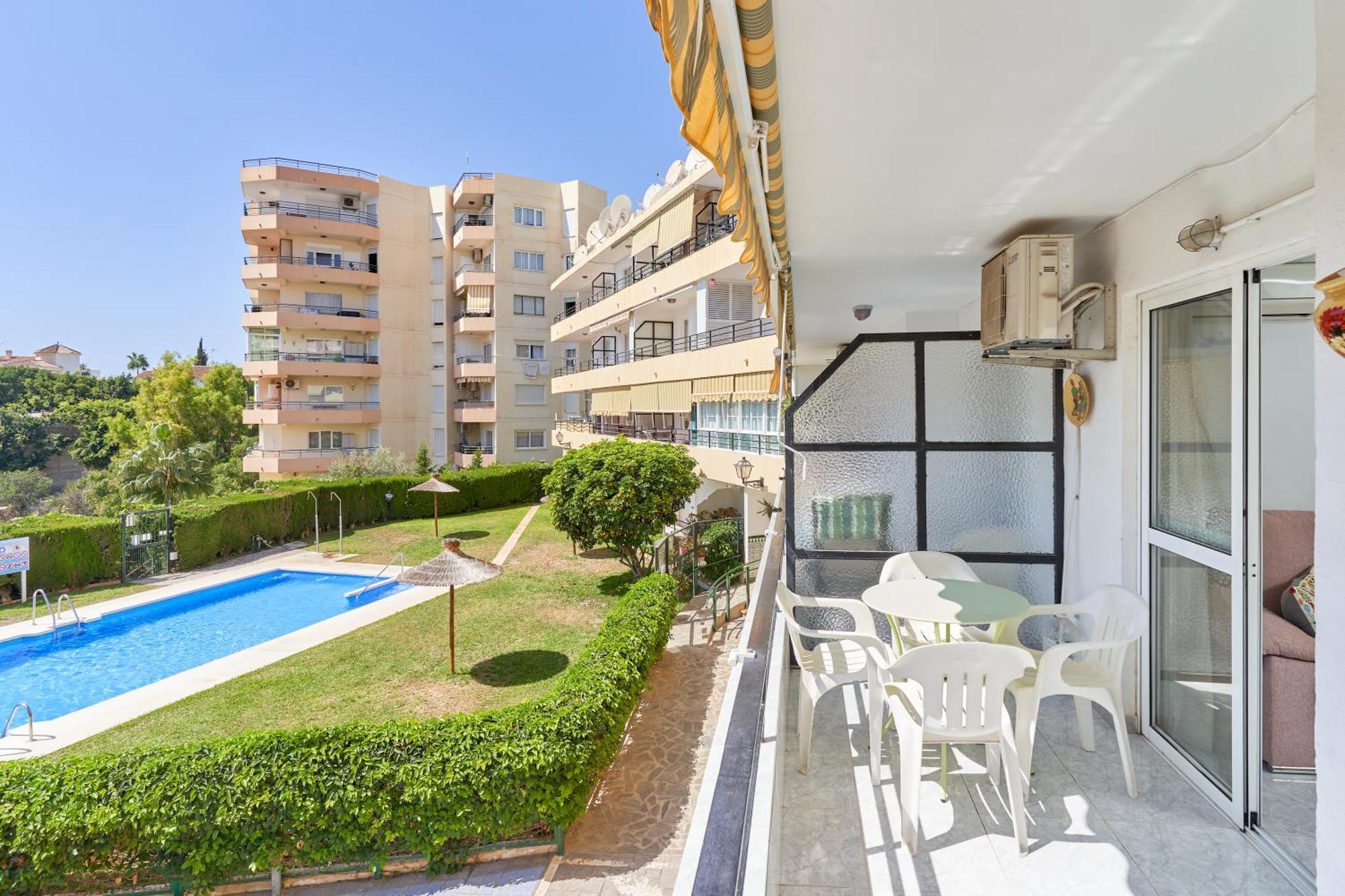 Hawaii 1St Floor Burriana, Nerja Apartment Exterior foto
