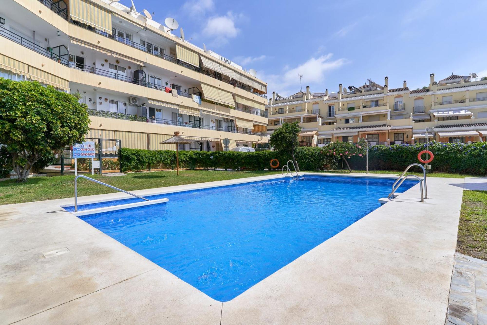 Hawaii 1St Floor Burriana, Nerja Apartment Exterior foto