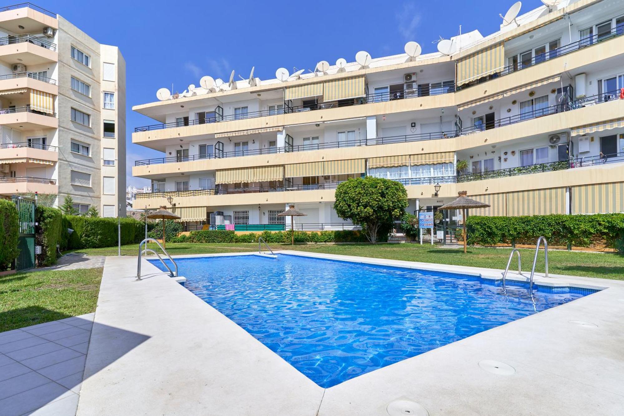 Hawaii 1St Floor Burriana, Nerja Apartment Exterior foto
