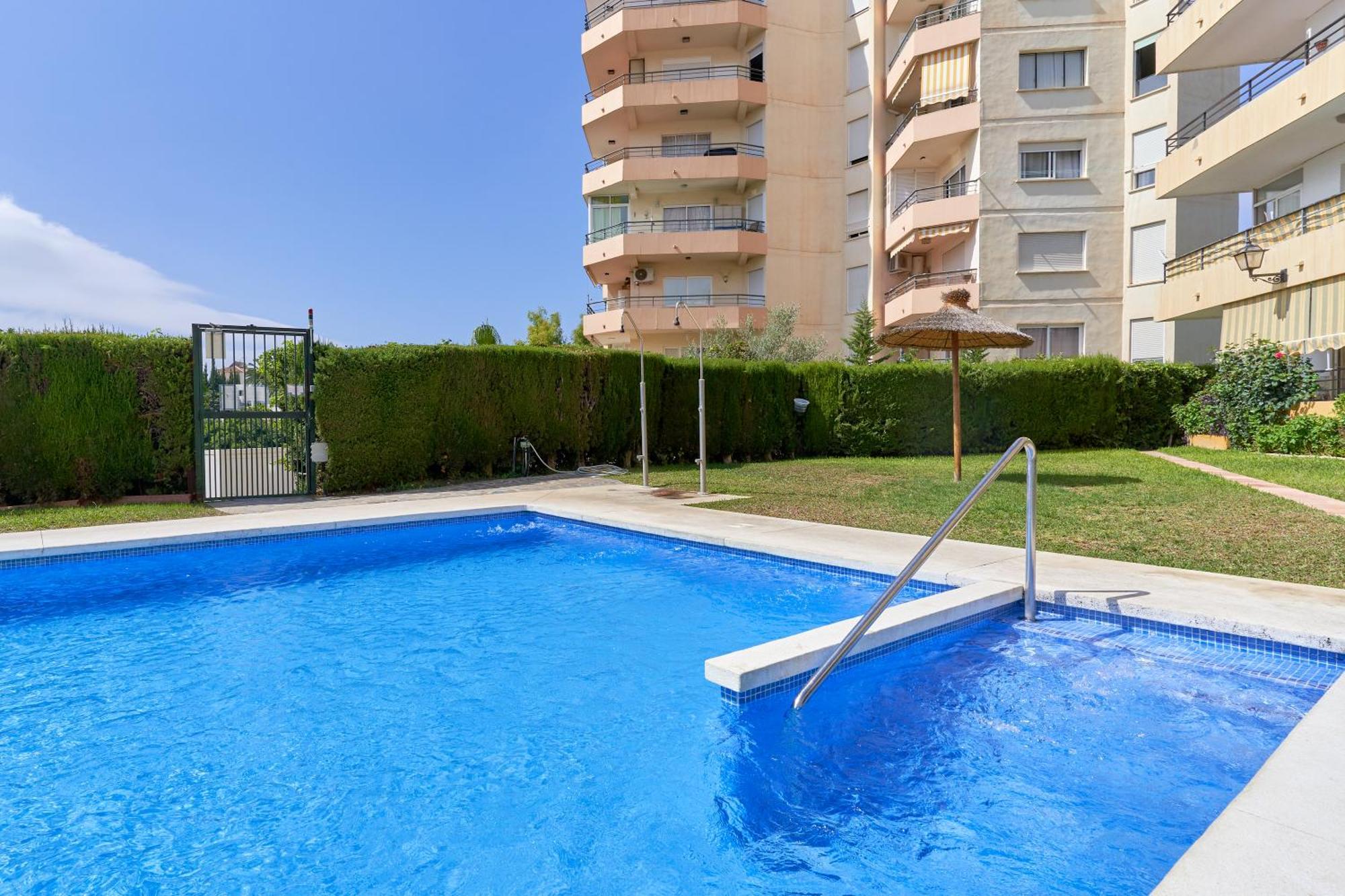 Hawaii 1St Floor Burriana, Nerja Apartment Exterior foto