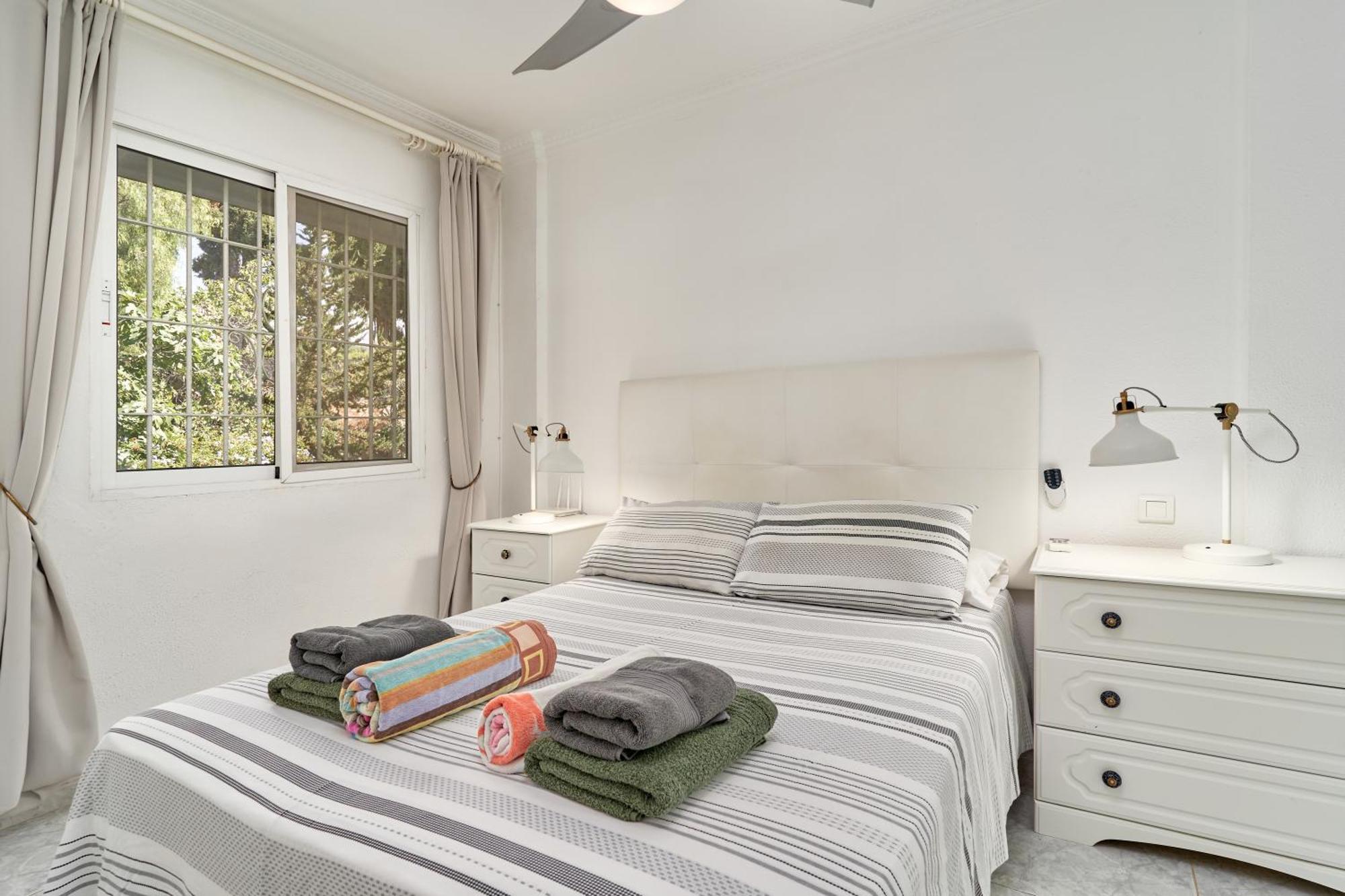 Hawaii 1St Floor Burriana, Nerja Apartment Exterior foto