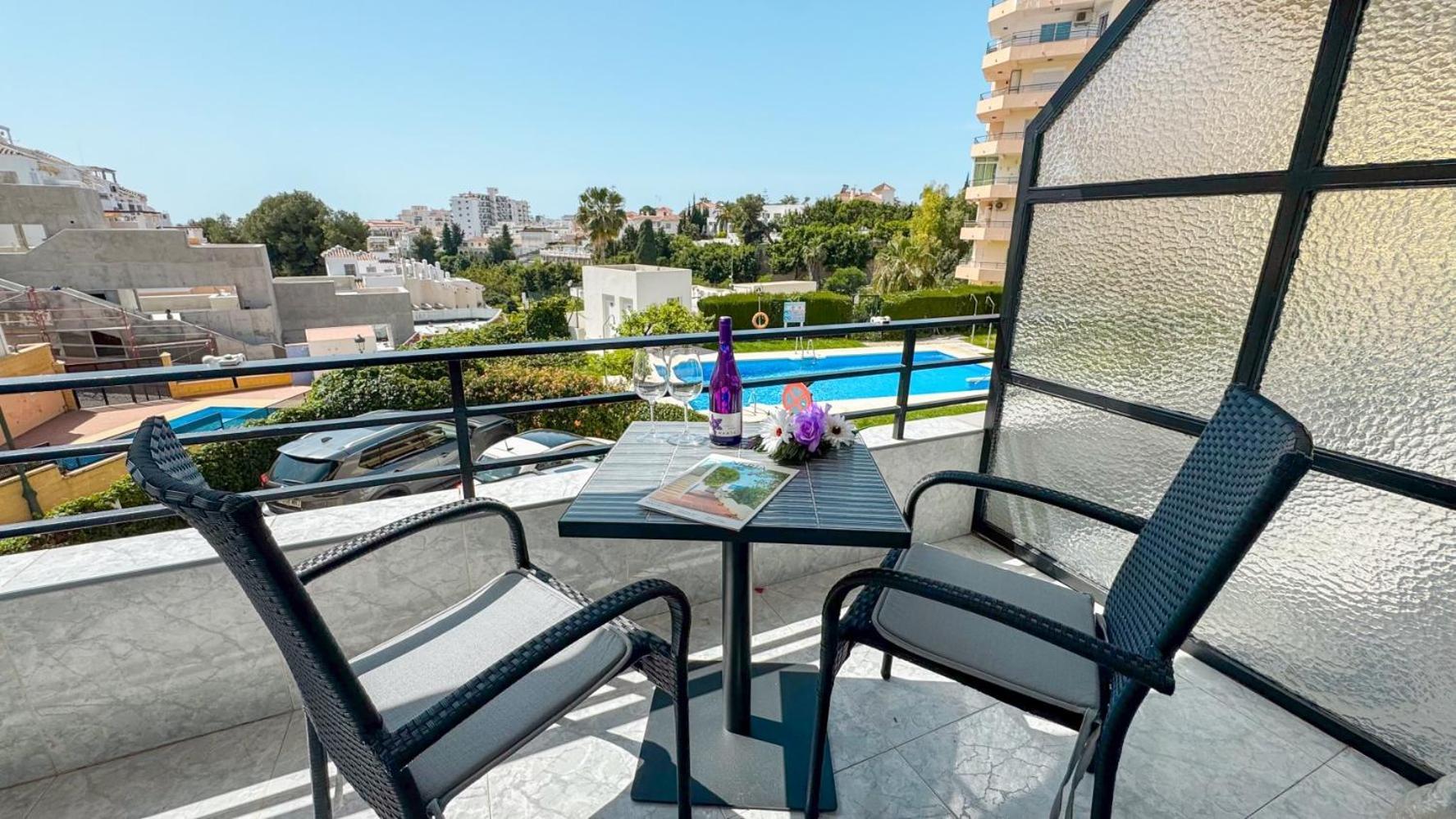 Hawaii 1St Floor Burriana, Nerja Apartment Exterior foto