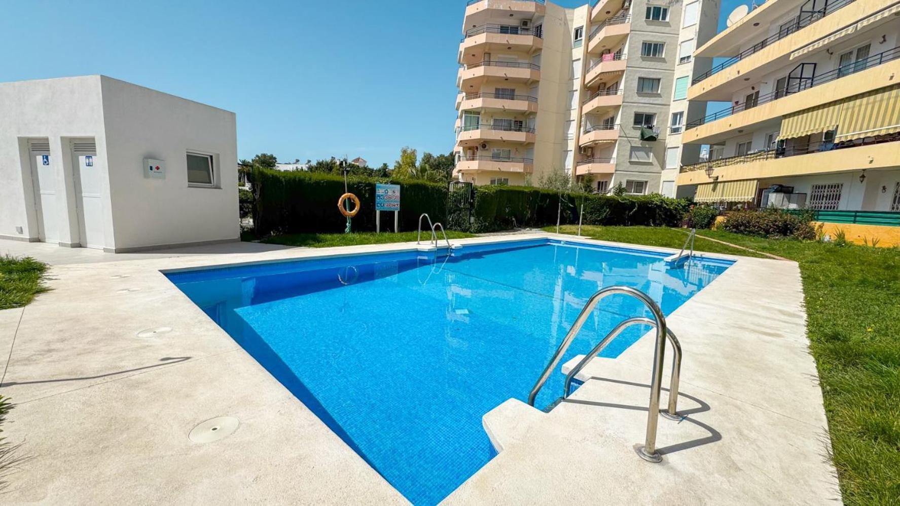 Hawaii 1St Floor Burriana, Nerja Apartment Exterior foto
