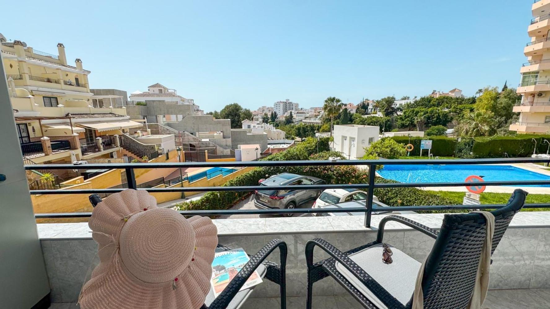 Hawaii 1St Floor Burriana, Nerja Apartment Exterior foto