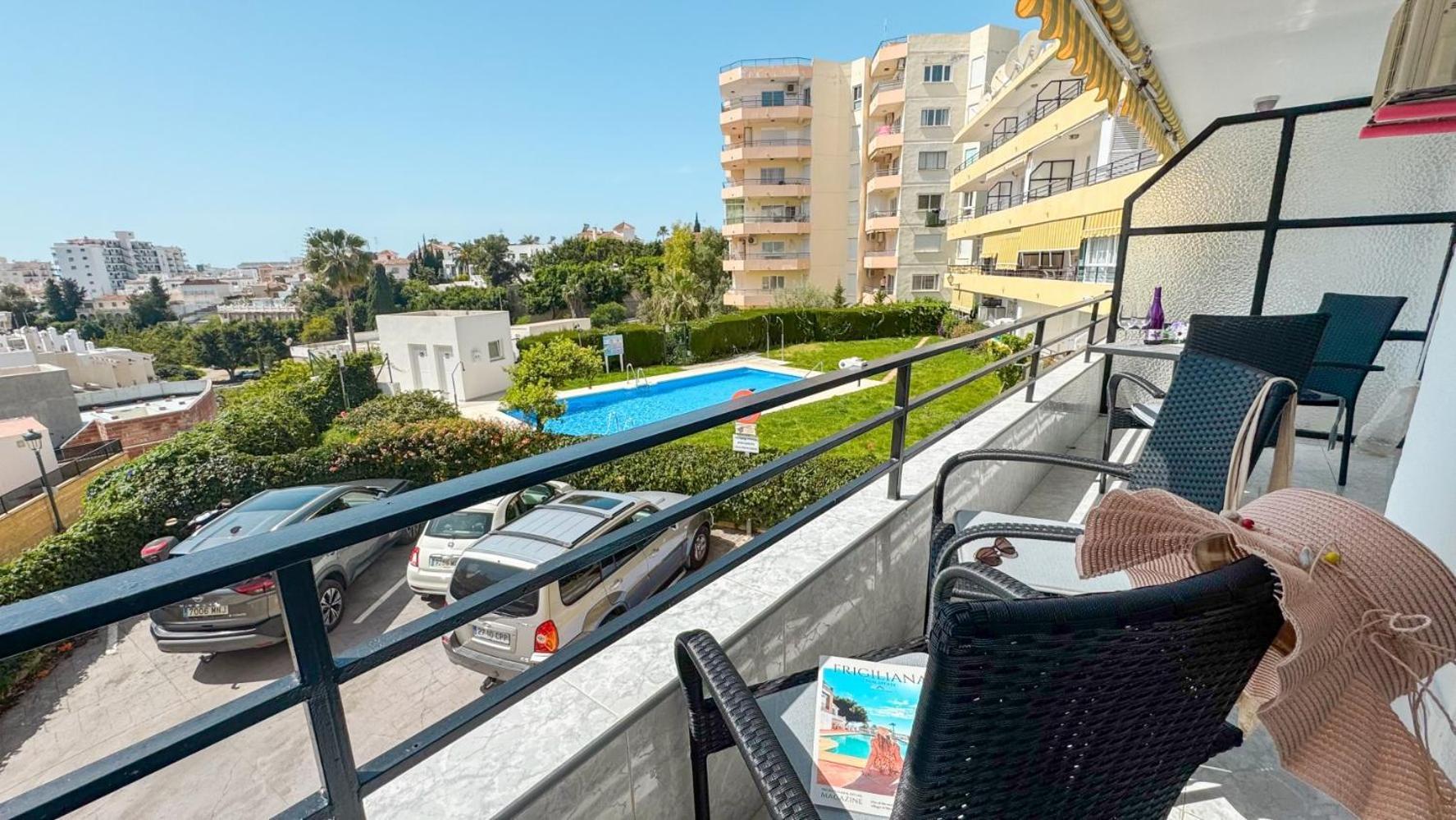 Hawaii 1St Floor Burriana, Nerja Apartment Exterior foto