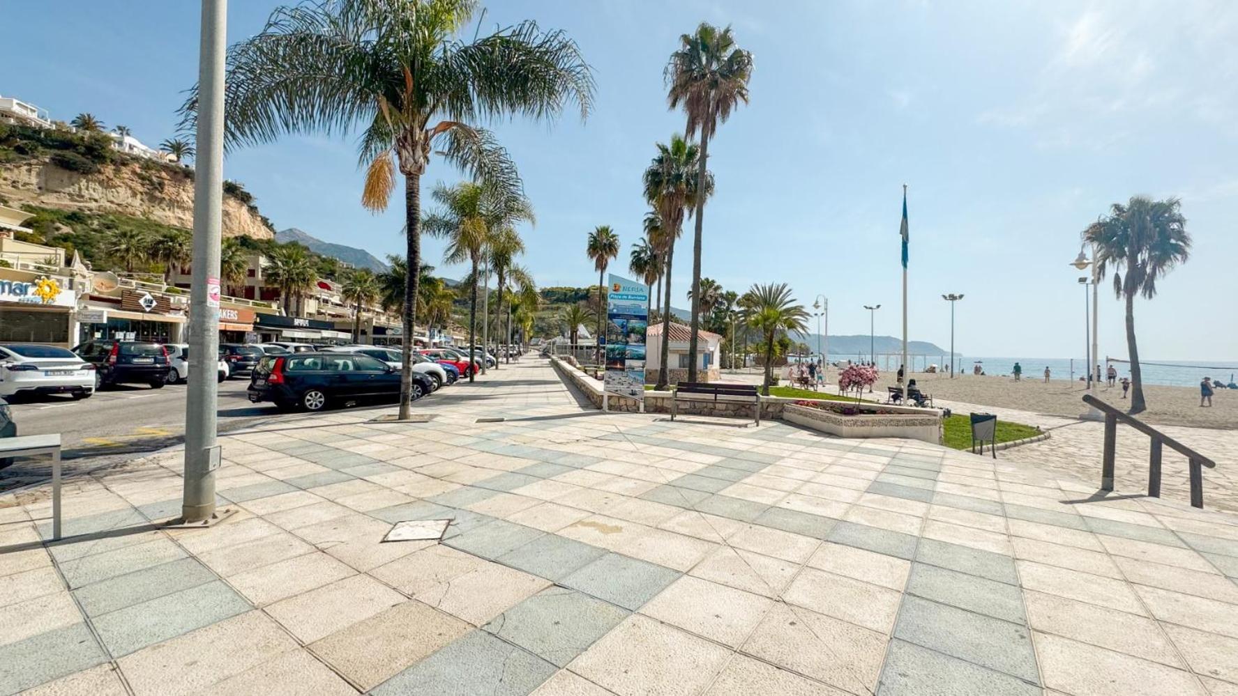 Hawaii 1St Floor Burriana, Nerja Apartment Exterior foto